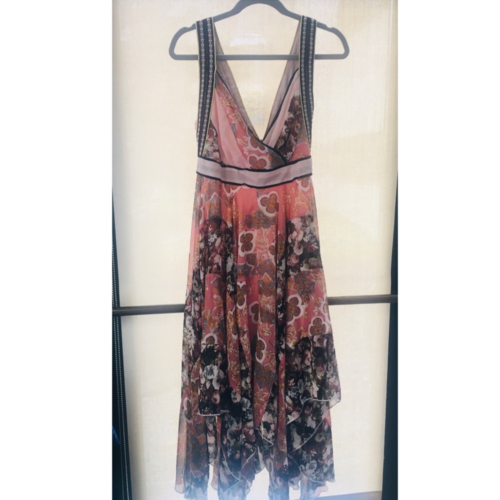NWT 50% off Coco and Carmen handkerchief hem